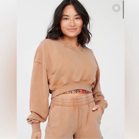 aerie Tops - Aerie oversized Tan Cropped Sweatshirt size large loungewear comfy cozy pullover